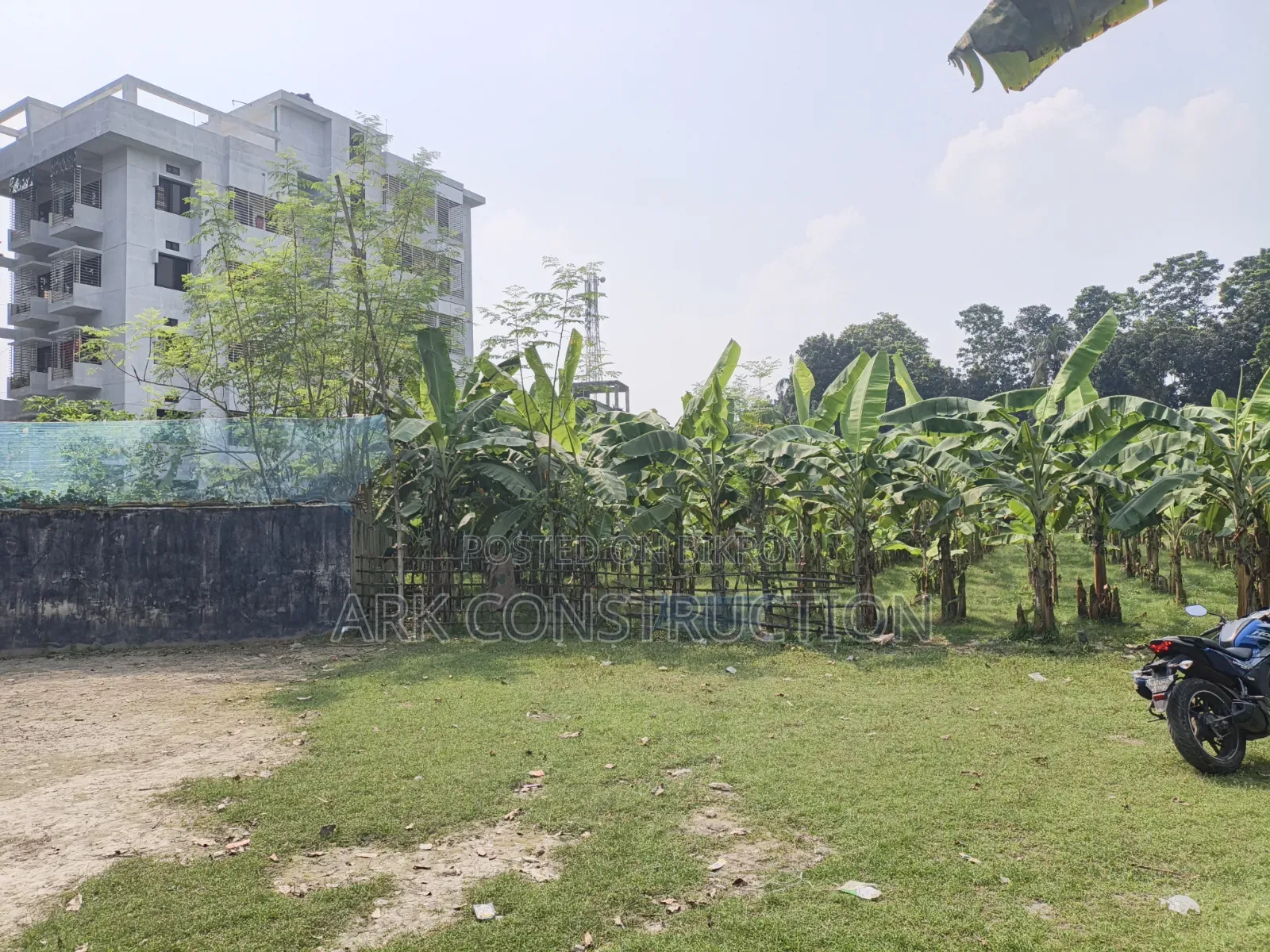 নাটোর কান্দিভিটুয়া চৌধুরী বাগানে ১০ শতাংশ জমি বিক্রয় করা হবে