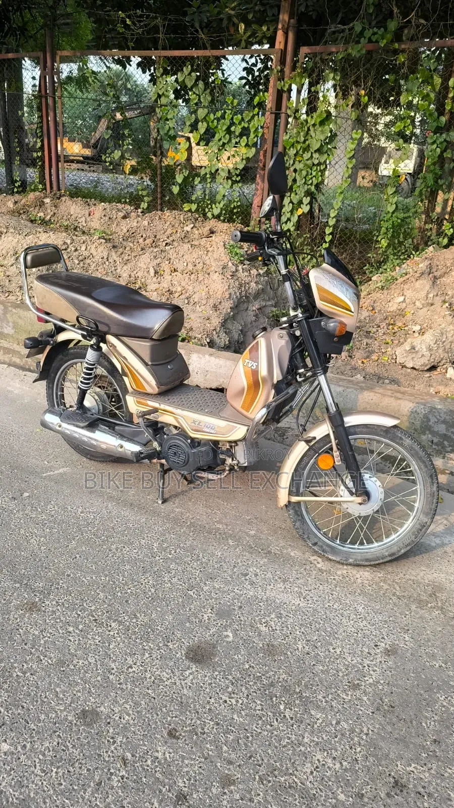 TVS XL 100 2022 Silver