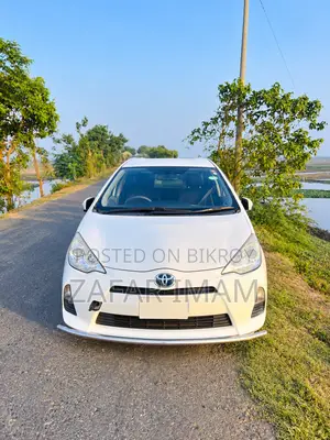 নতুন টয়োটা অ্যাকুয়া ২০১৩ হোয়াইট