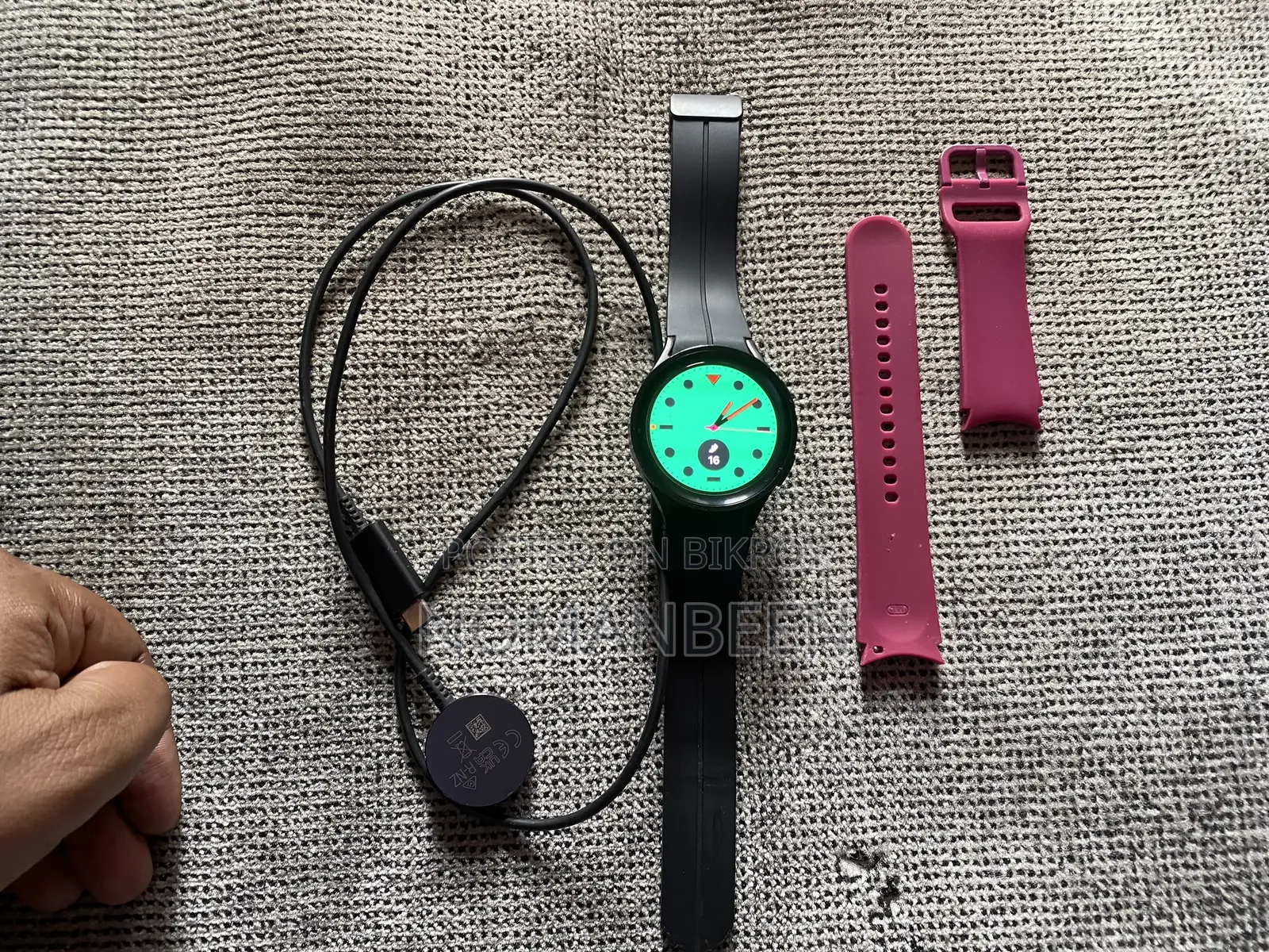 Samsung Watch 5 Pro LTE Edition With Original Charger and Extra Strap