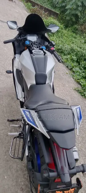 Yamaha R15M 2025 Silver