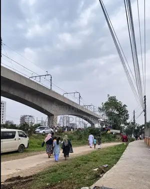 মেট্রো সাউথ স্টেশন সেক্টর-১৭/ডি উত্তরমুখী ৬ কাঠা জমি