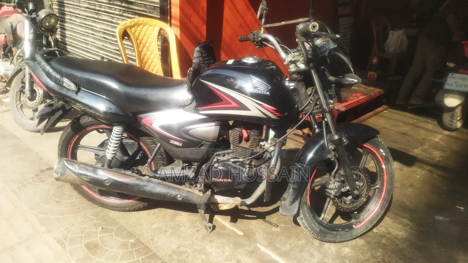 Honda CB 2017 Red