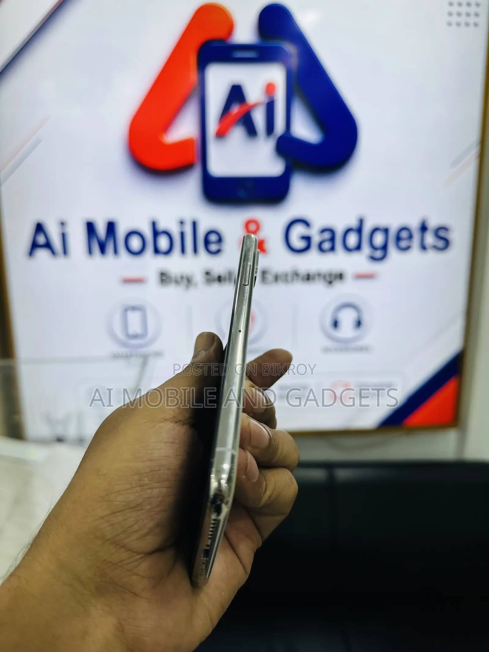 অ্যাপল আইফোন এক্সএস ৫১২ জিবি ব্ল্যাক