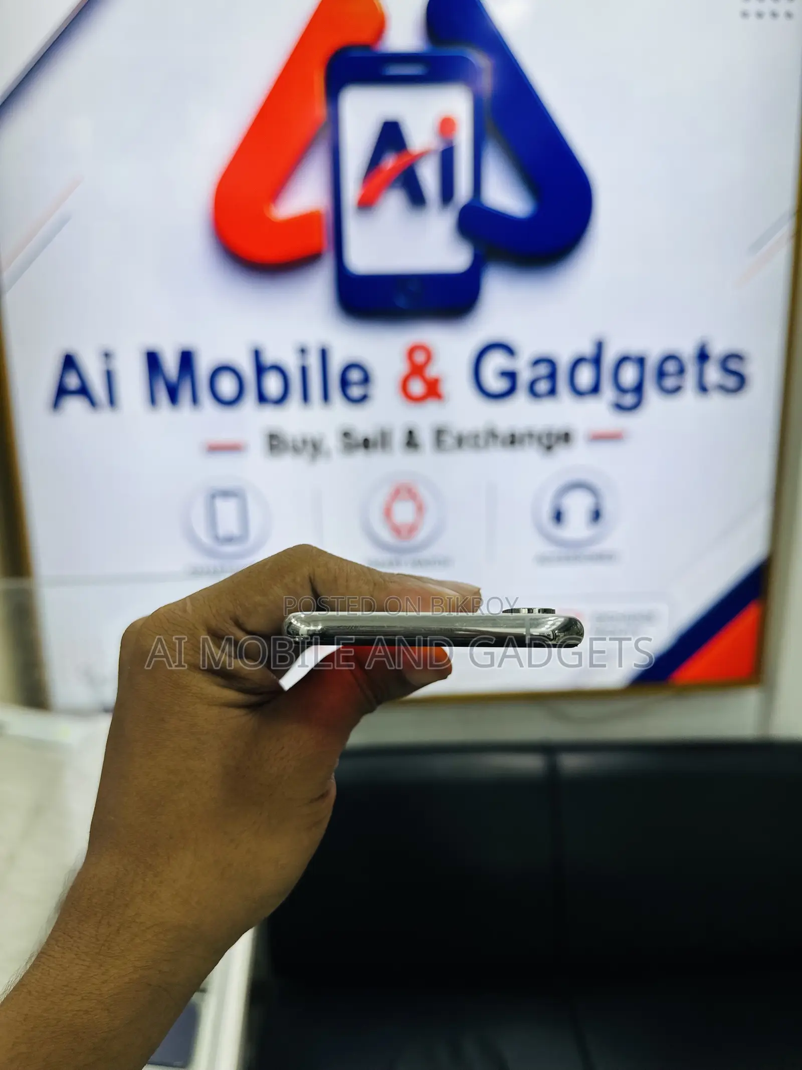 অ্যাপল আইফোন এক্সএস ৫১২ জিবি ব্ল্যাক