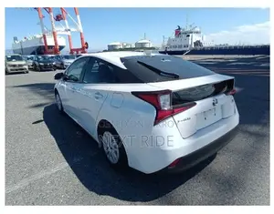 Toyota Prius Limited 2021 Pearl