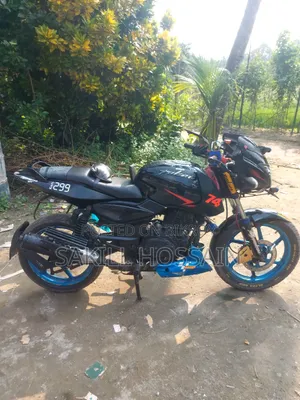 বাজাজ পালসার ১৫০ ২০১৩ ব্ল্যাক