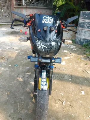 বাজাজ পালসার ১৫০ ২০১৩ ব্ল্যাক