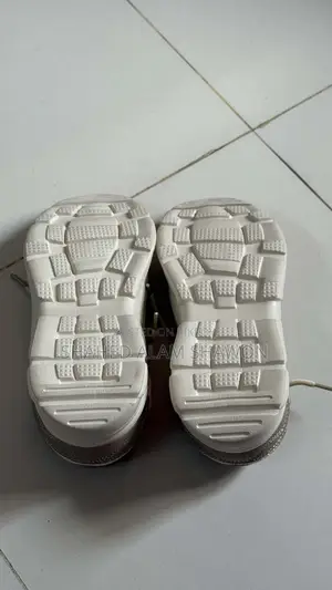 নারীদের রানিং জুতো