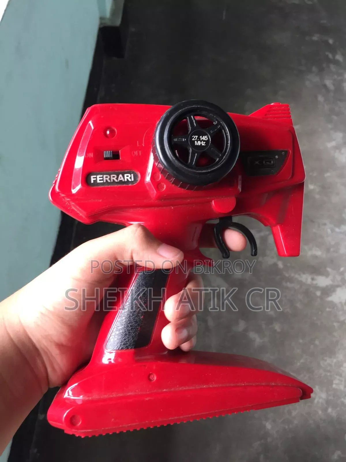 একটি বড় সাইজের রিমোট কন্ট্রোল কার বিক্রি