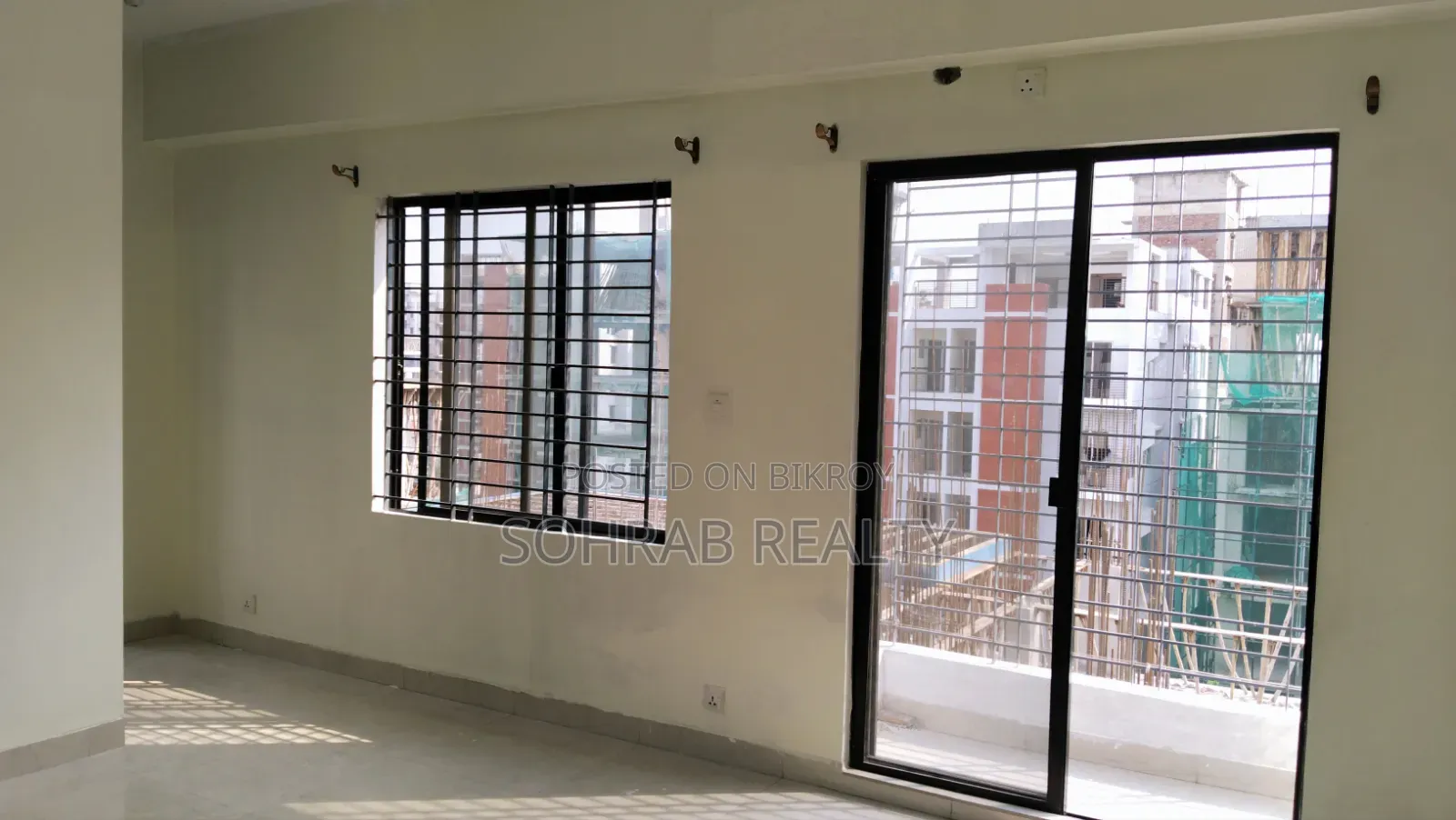 উত্তরায় সোহরাব রিয়েল্টিতে ৩ বেডরুমের অ্যাপার্টমেন্ট বিক্রির জন্য