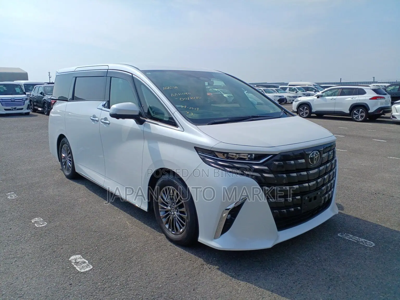 Toyota Alphard 2024 Pearl