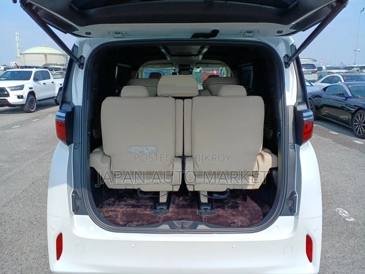 Toyota Alphard 2024 Pearl