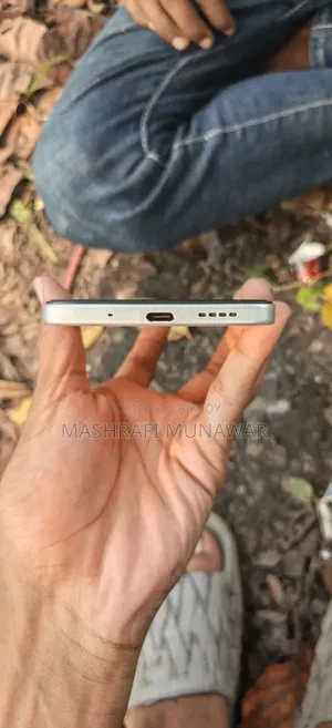 ইনফিনিক্স হট ৭০ ১২৮ জিবি গোল্ড
