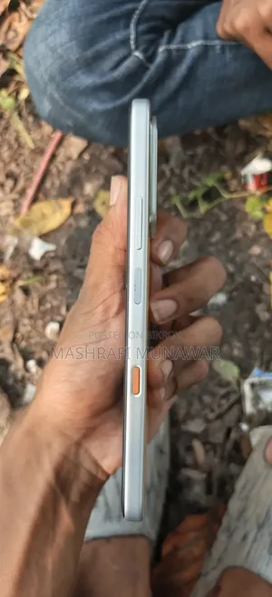 ইনফিনিক্স হট ৭০ ১২৮ জিবি গোল্ড