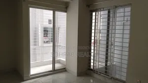 উত্তরায় সোহরাব রিয়ल्टीতে ৩ বেডরুমের অ্যাপার্টমেন্ট বিক্রির জন্য
