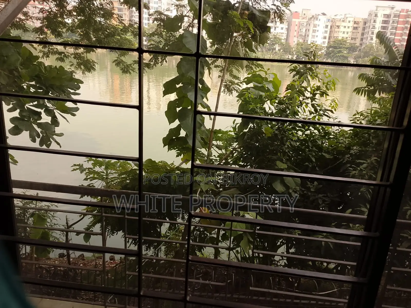 গুলশানের হোয়াইট প্রপার্টিতে ৩ বেডরুমের অ্যাপার্টমেন্ট ভাড়ার জন্য