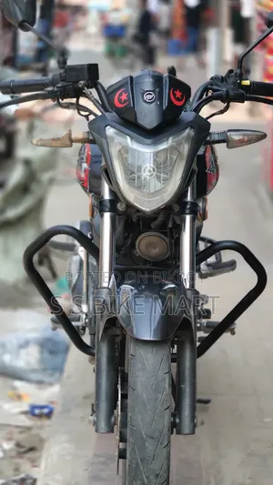 কিওয়ে আরকেএস ১০০ ২০১৮ ব্ল্যাক