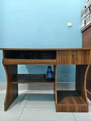 স্টাডি/ডেস্কটপ টেবিল
