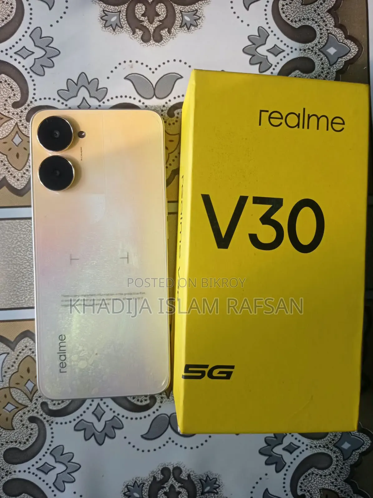 Realme V30 128 GB Yellow