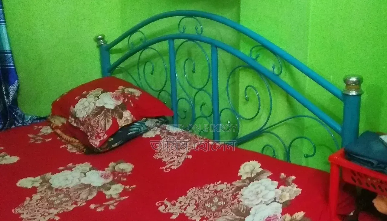 স্টিলের খাট বিক্রি হবে – ভালো কন্ডিশন