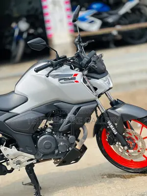 Yamaha FZS V4 2025 White