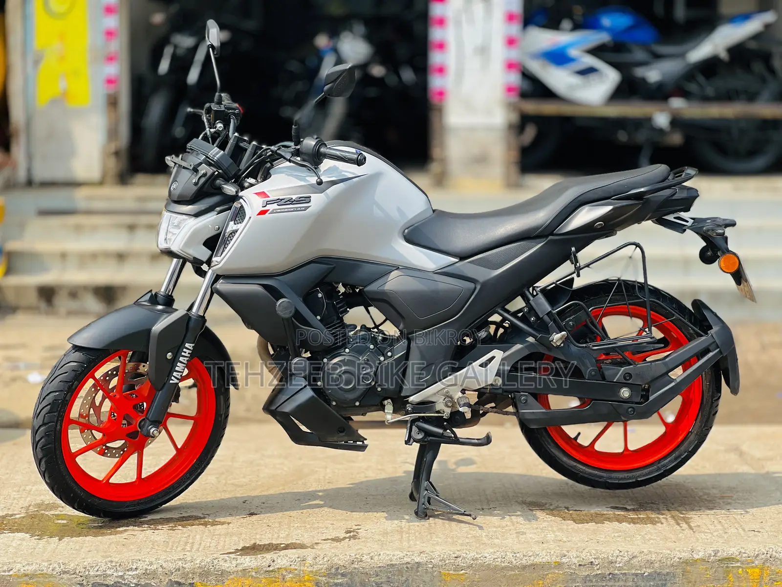 Yamaha FZS V4 2025 White