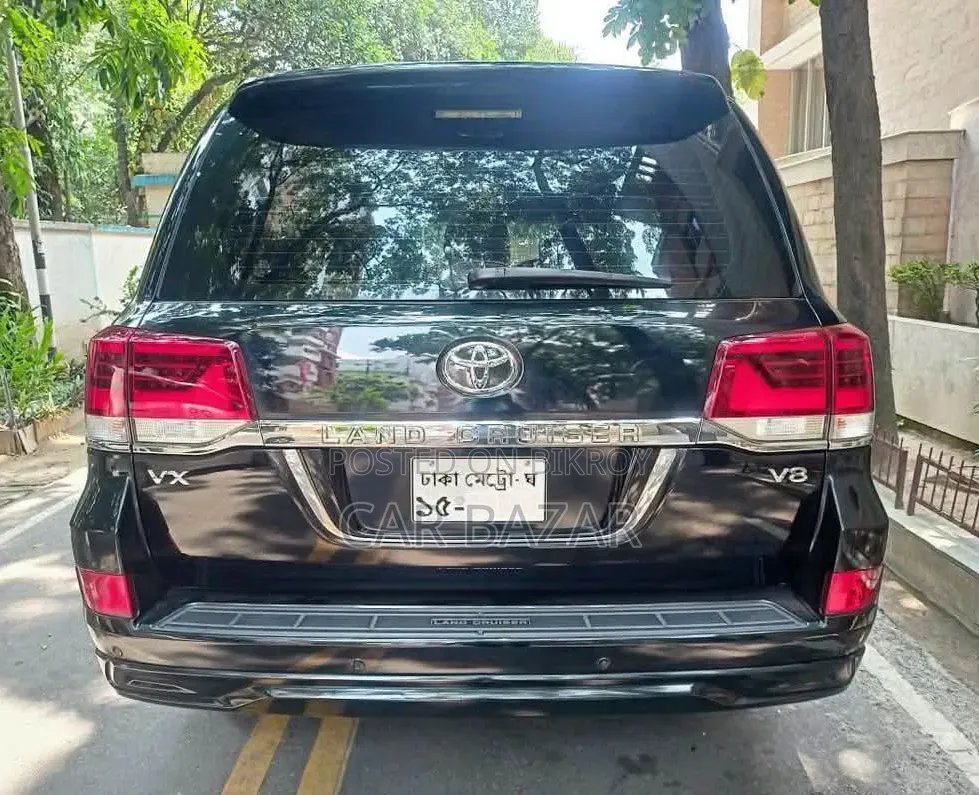 টয়োটা ল্যান্ড ক্রুজার ৪.৫ ভি৮ ভিএক্সআর ২০১৮ কালো