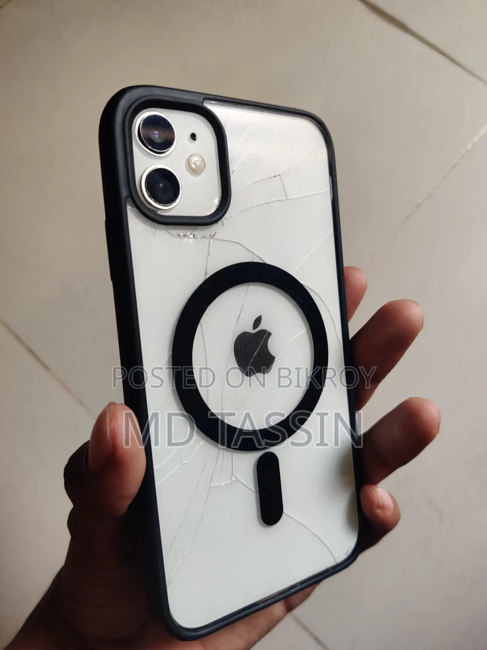 অ্যাপল আইফোন ১১ ৬৪ জিবি সাদা