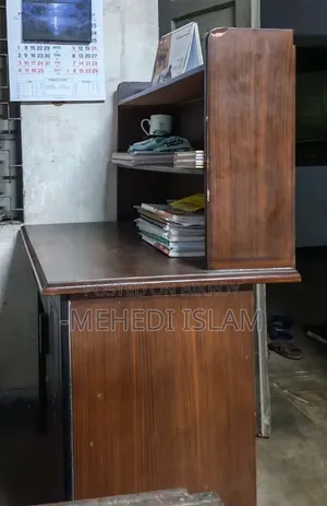 আসসালামু আলাইকুম। একটি টেবিল বিক্রি করা হবে। ছবি দিয়ে দিয়েছি সাথে।
