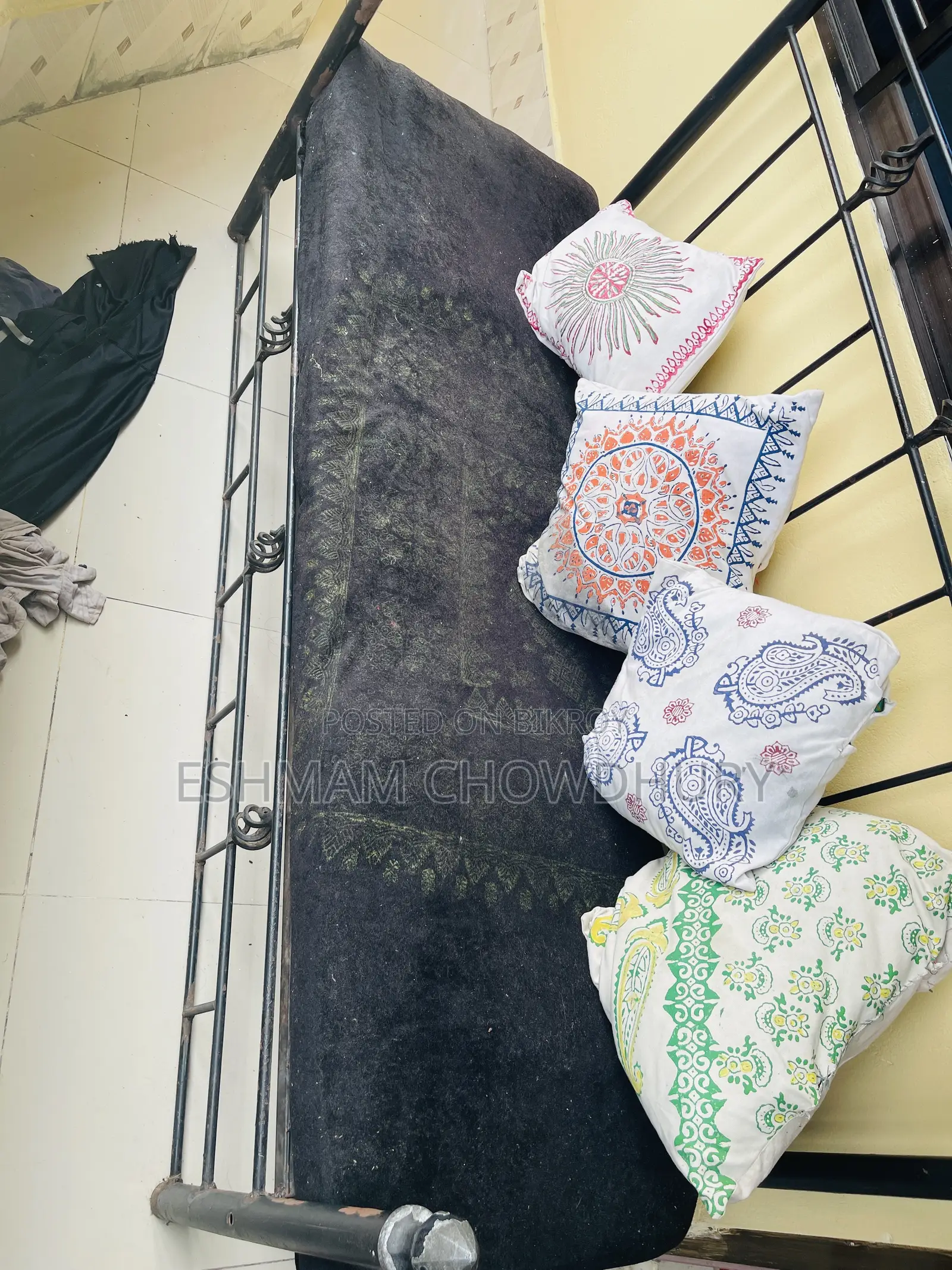 লোহার সোফা ৫.১ ইঞ্চি এবং ২১ ইঞ্চি