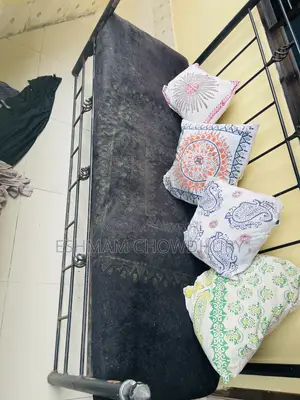 লোহার সোফা ৫.১ ইঞ্চি এবং ২১ ইঞ্চি