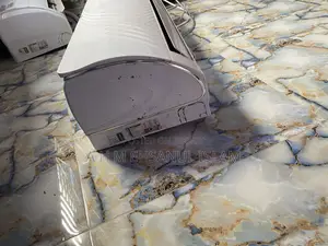 এসি ১.৫ টন এয়ার কন্ডিশনার মাত্র ২ বছর ব্যবহৃত