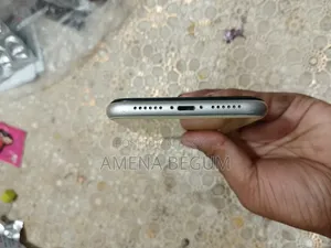 Apple iPhone 11 64 GB White