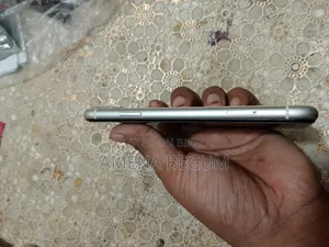 Apple iPhone 11 64 GB White
