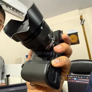 Sony ZV-E10 Mirrorless Camera With Sony 35mm F1.8 Lens