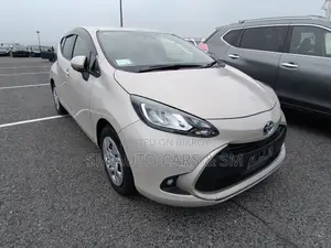 Toyota Aqua 2022 Beige