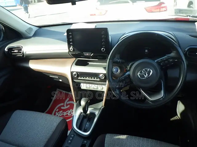 Toyota Yaris Cross 1.5 Hybrid FWD 2023 Red