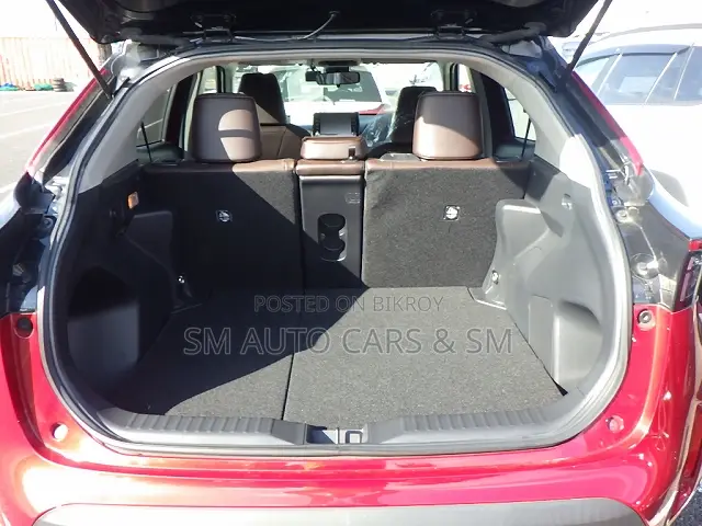 Toyota Yaris Cross 1.5 Hybrid FWD 2023 Red