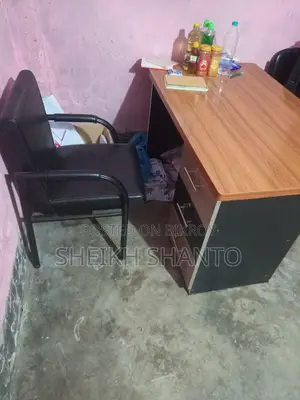 অফিস টেবিল চেয়ার