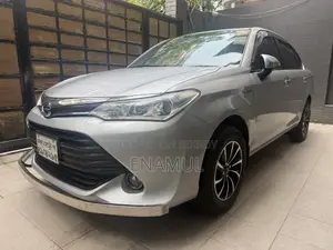 টয়োটা এক্সিও ১.৫ হাইব্রিড টুডব্লিউডি ২০১৭ সিলভার