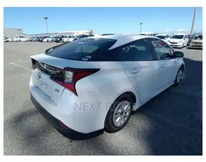 Toyota Prius 2021 Pearl