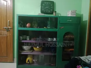 স্টিলের আলমারি