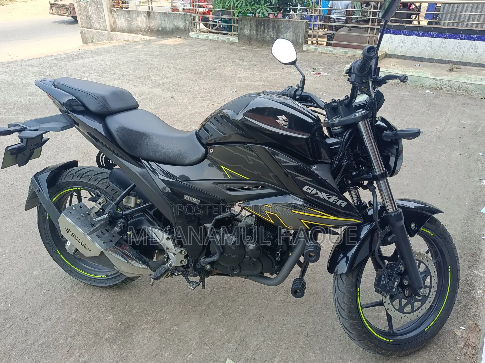 সুজুকি জিক্সার ২০২৫ কালো