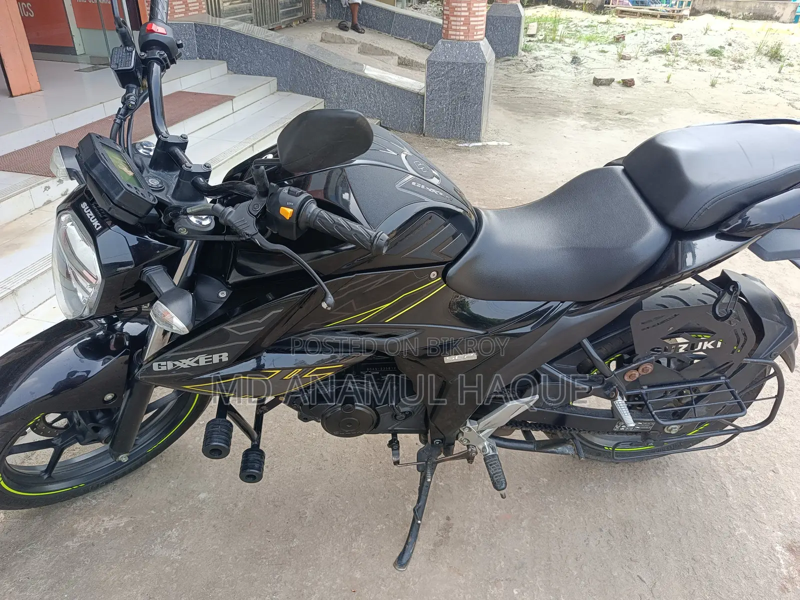 সুজুকি জিক্সার ২০২৫ কালো