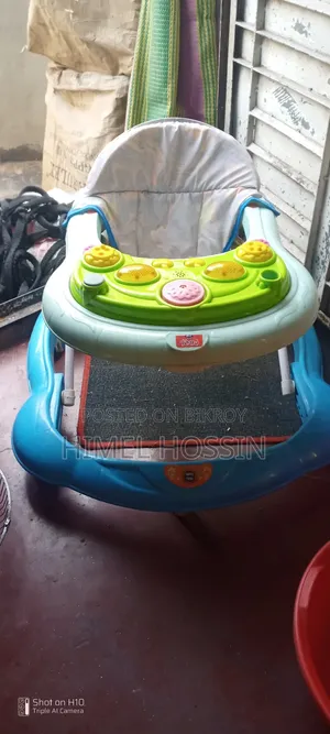 বেবি ওয়াকার