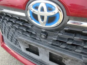 Toyota Sienta 2021 Red