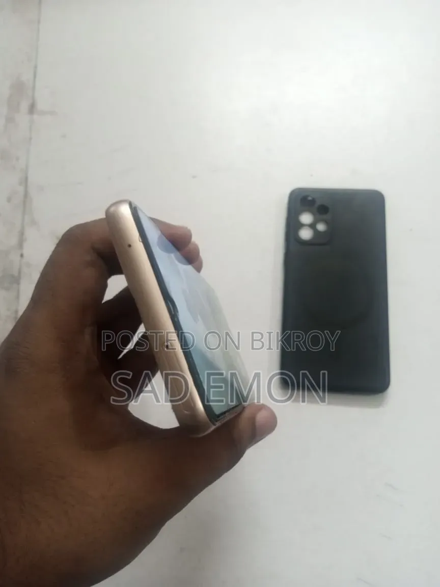 স্যামসাং গ্যালাক্সি এ৩৩ ৫জি ১২৮ জিবি গোল্ড