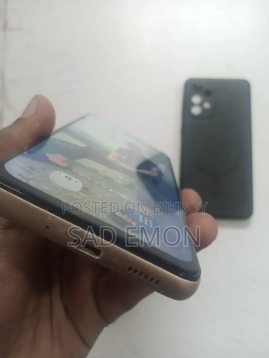 স্যামসাং গ্যালাক্সি এ৩৩ ৫জি ১২৮ জিবি গোল্ড