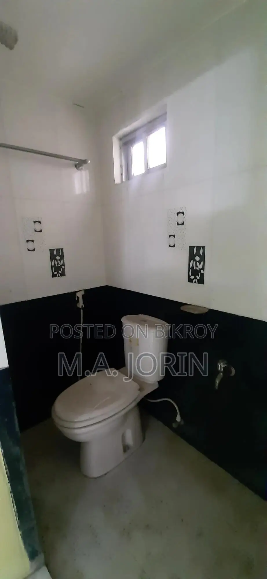 ভাড়ার জন্য কমার্শিয়াল স্পেস